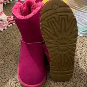 NWOT Bailey Bow UGG Boots